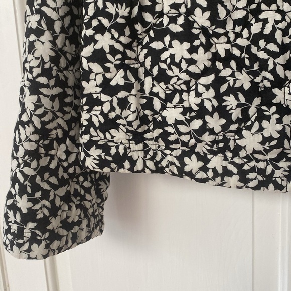 J. Jill Black White Garden Quilted Button Up Long Sleeve Barn Jacket Size Large - Picture 4 of 9